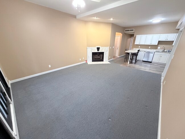 Photo - 45 S Monroe St Unidad 301