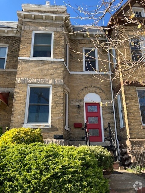 Building Photo - 10 Q St NE Unit B Rental