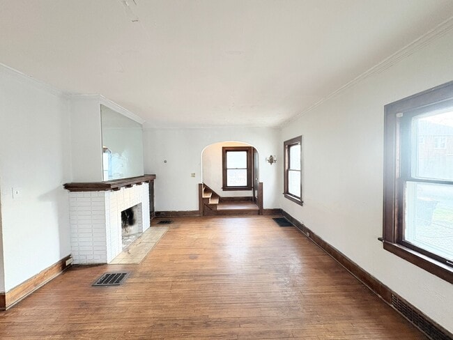 Photo - 1907 Oakwood Ave