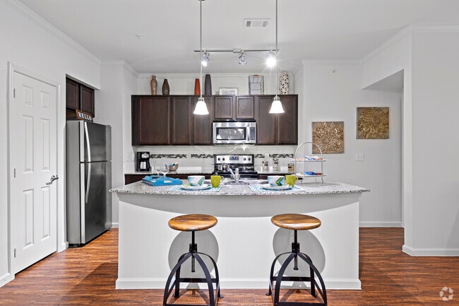 2BR, 2BA - 1150SF - Kitchen