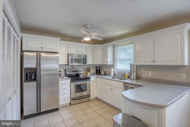 Photo - 705 Country Club Rd
