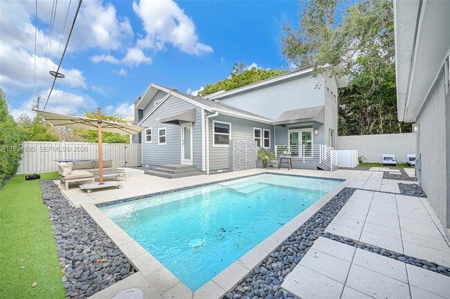 Photo - 150 NE 50th St