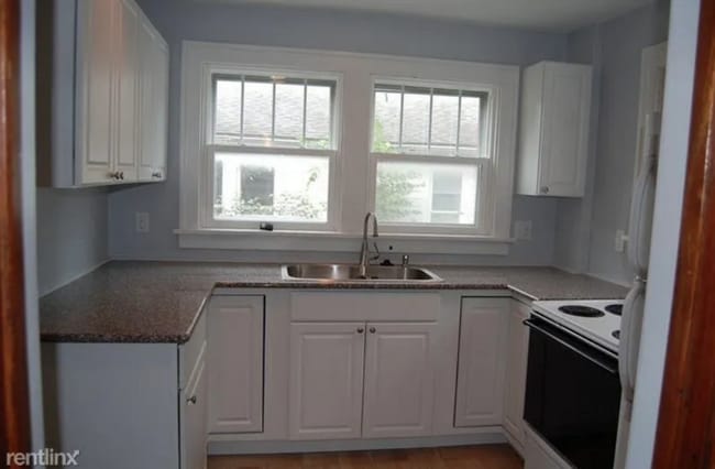 Building Photo - 825 Sylvan-825SYL Unit 825SYL