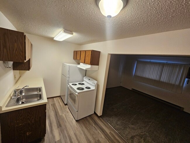 Photo - Green Apartments