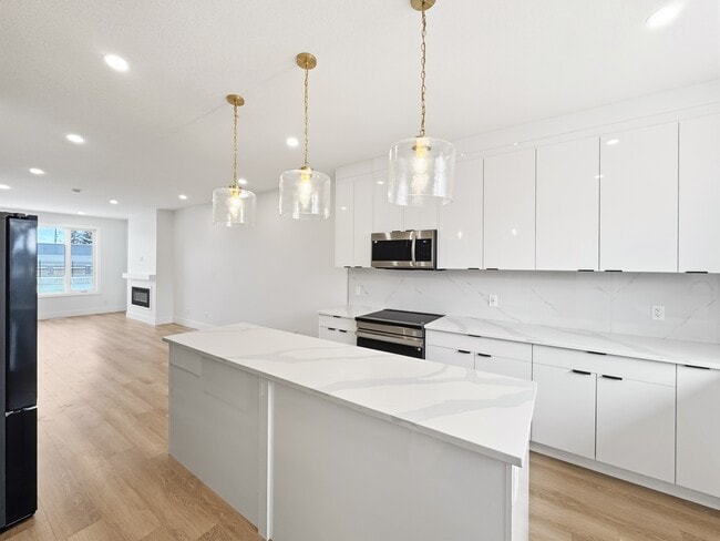 Photo - 4125-4117 17 Ave SW Unit 4125/ Upper