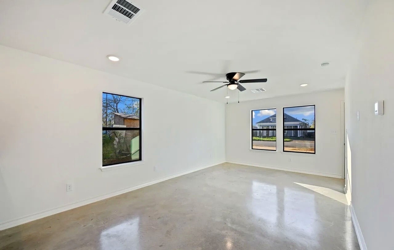 Photo - 545 Delmar St