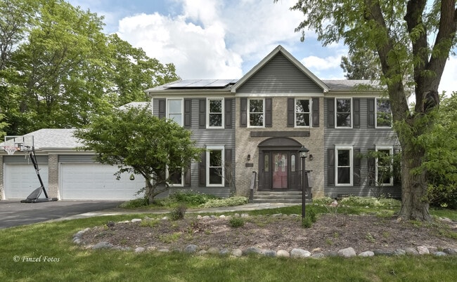 Building Photo - 155 Salford Dr