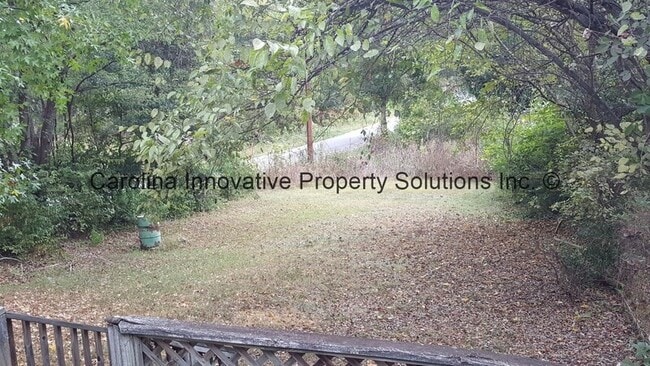 Photo - 610 N Pear St