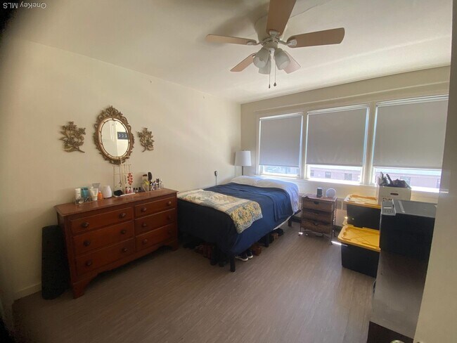 Photo - 830 E Broadway Unit 208