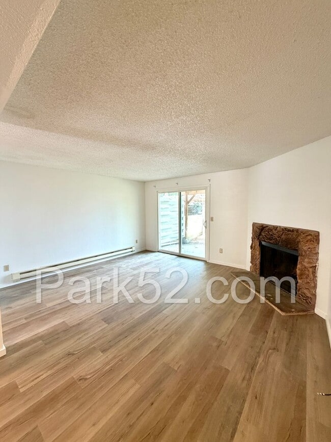 Photo - 1/2 Off First Full Month! Updated 2 Bedroom University Place Townhome