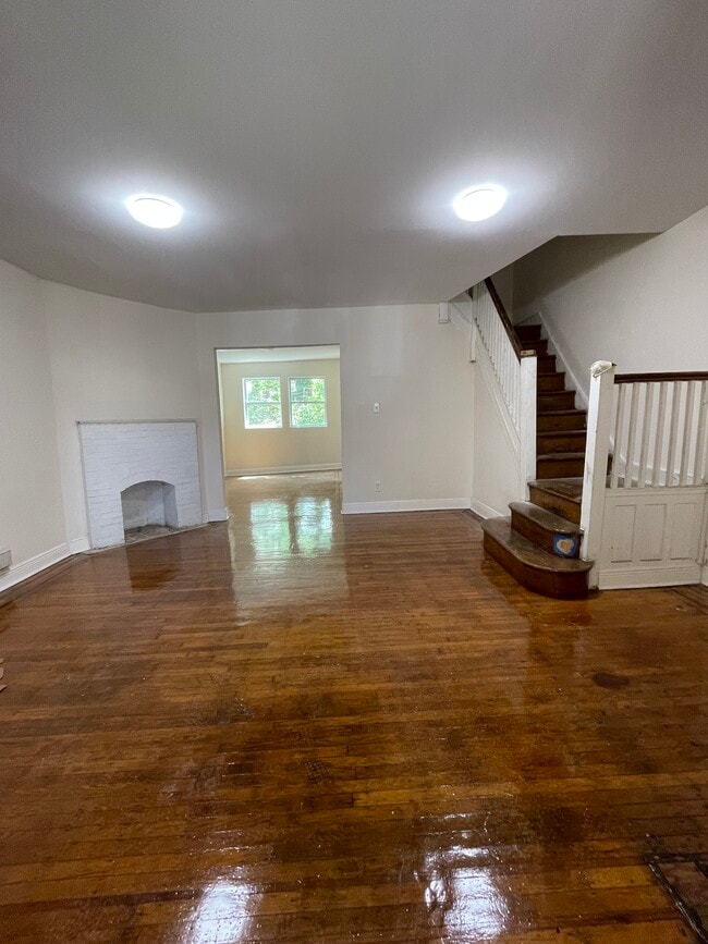 Building Photo - 614 E Brinton St Rental