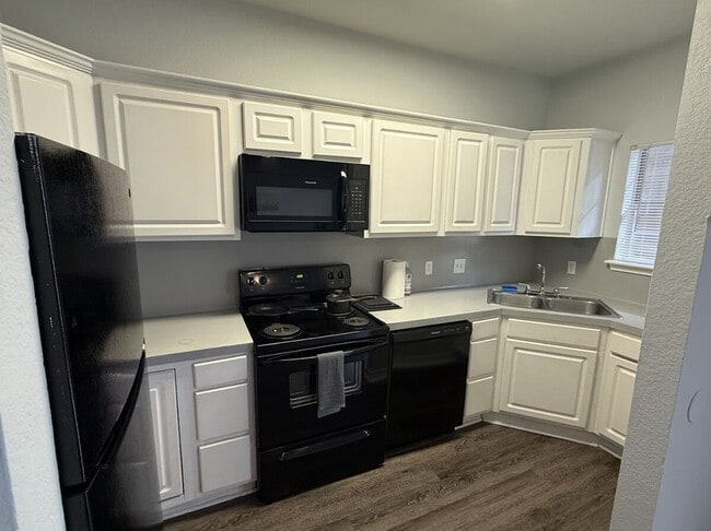 Photo - 909 W 23rd St Unit ID1318655P