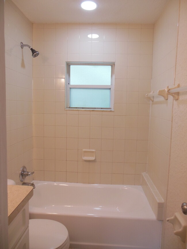 Photo - 1727 Pine Ave