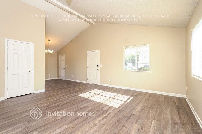 3789 Foxton Dr