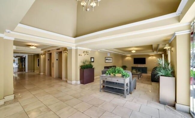 Photo - 620 S Gramercy Pl Unit 221