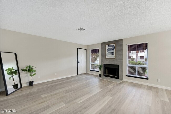 Photo - 5036 Newport Cove Dr Unit B