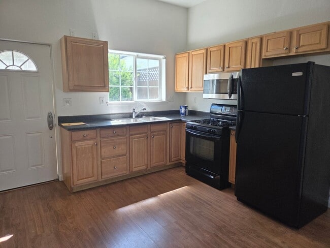 Photo - 500e Unit C