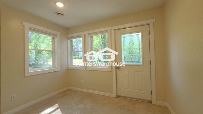 Photo - 217 River St