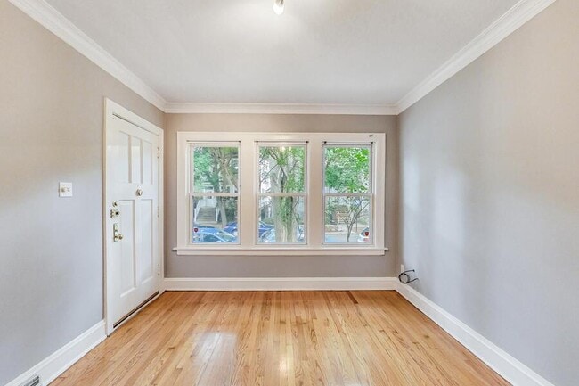 Photo - 1521 W Nelson St