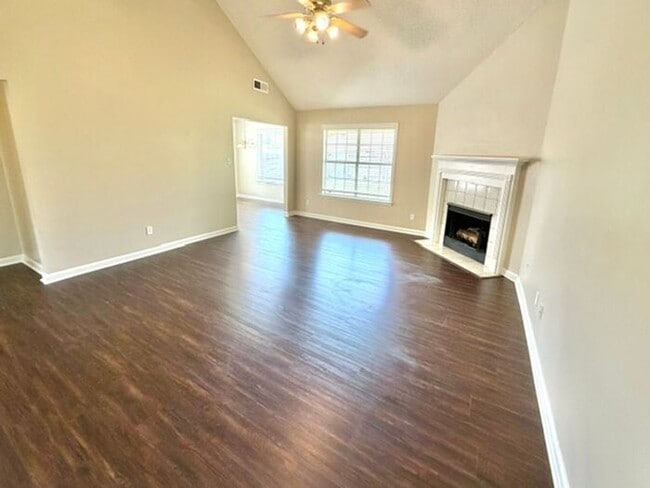 Photo - Now Leasing A 3 Bedroom 2 Bath Home In Cordova