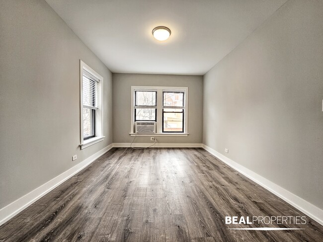 Photo - 711 W Brompton Ave Condo Unit 1 bed
