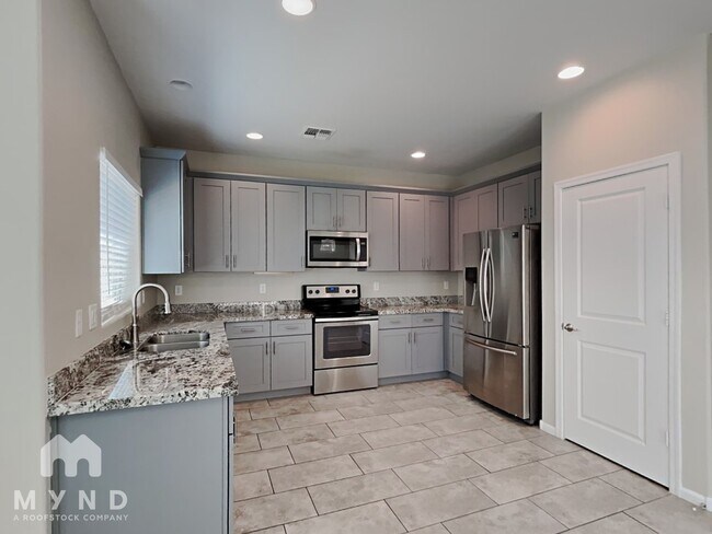 Photo - 1818 W Pollack St