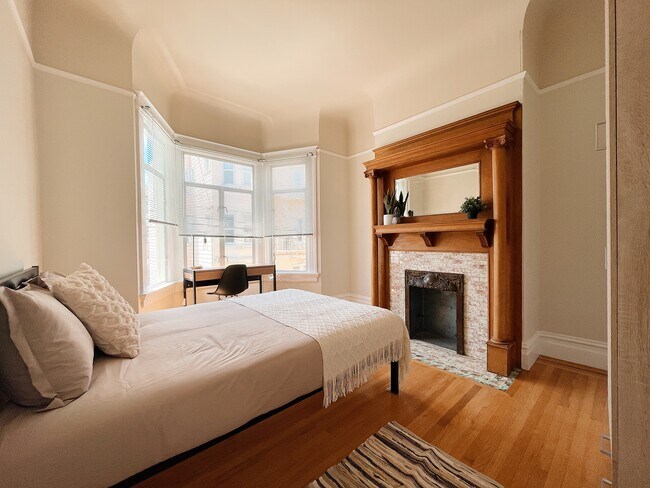 Photo - 180 Bernard St