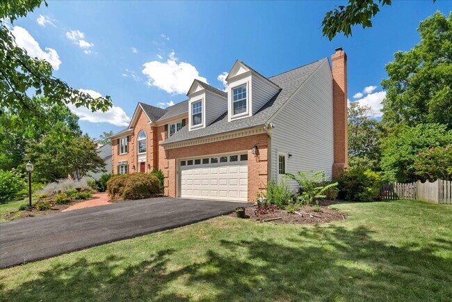 Building Photo - Stunning Fairfax Station Retreat on a Priv... Rental