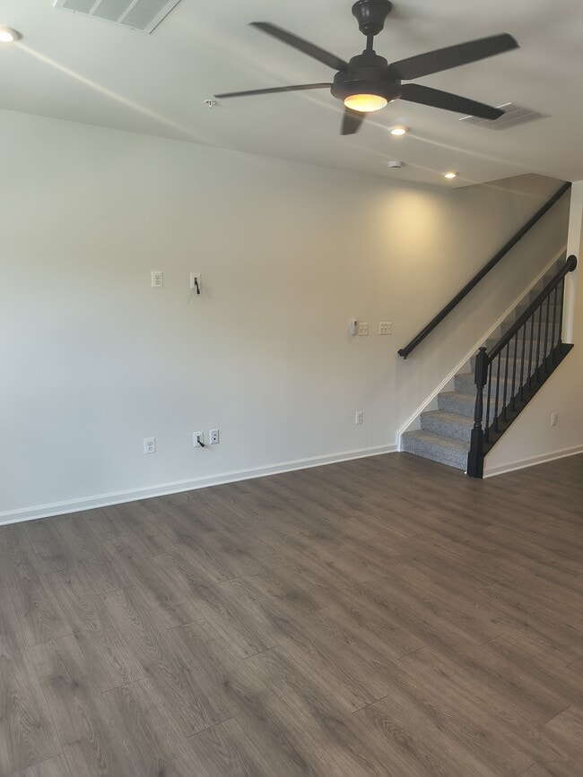 9946A Count Fleet Cres Unidad 9946A Count Fleet Crescent Laurel, MD 20723
