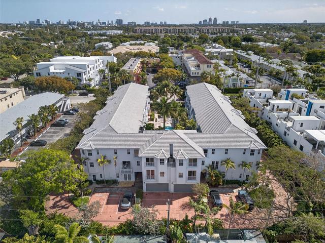 Photo - 2725 NE 8th Ave