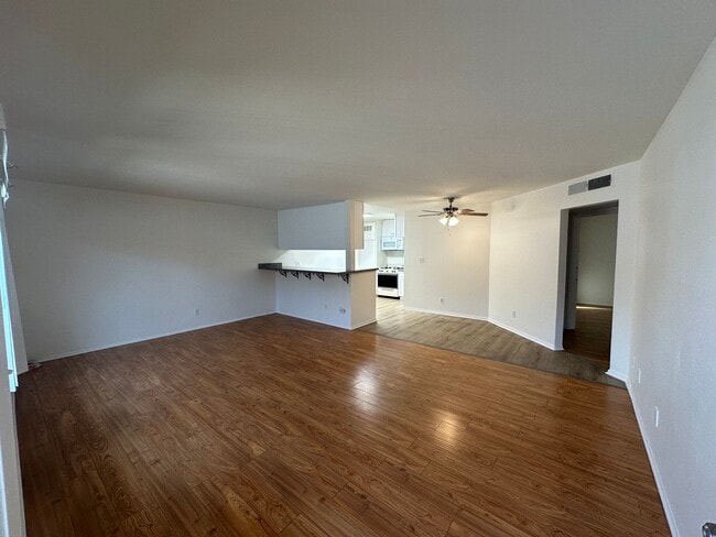 Building Photo - 5621 Klump Ave