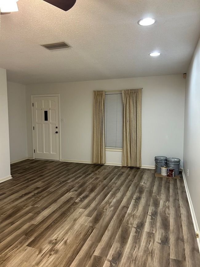 Photo - 403 Remington Ave