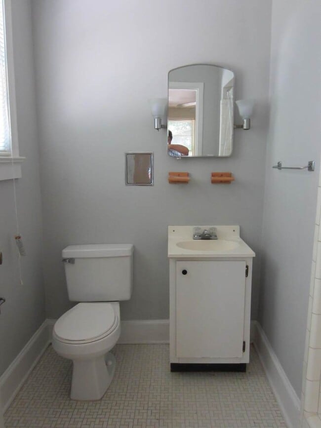 Photo - Large 3BD/2B with 2 living rooms!  Walk to VSU!! Unidad 114 High Street