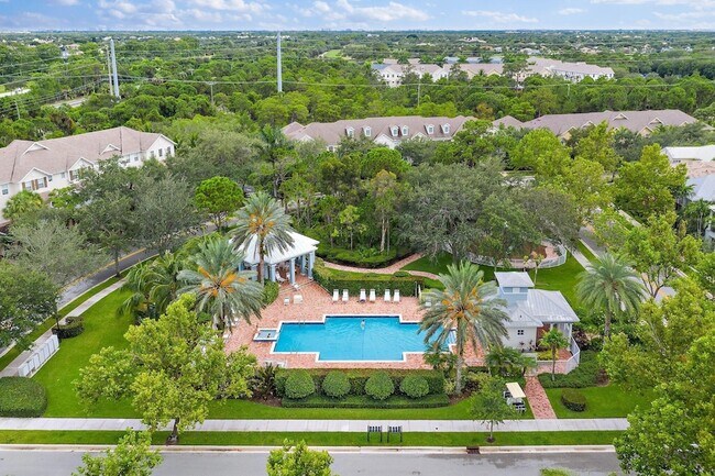 356 W Thatch Palm Cir
