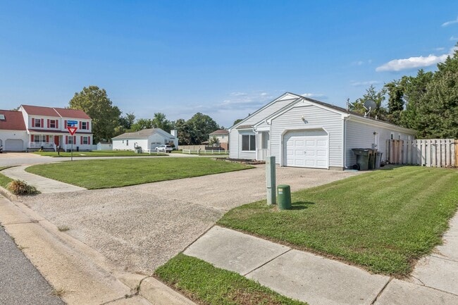 Photo - 2 Hiram Crockett Ct