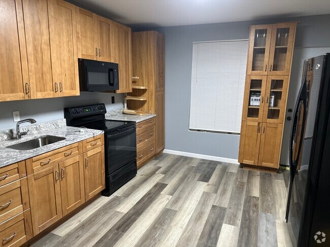 Building Photo - 1639 Darley Ave Rental