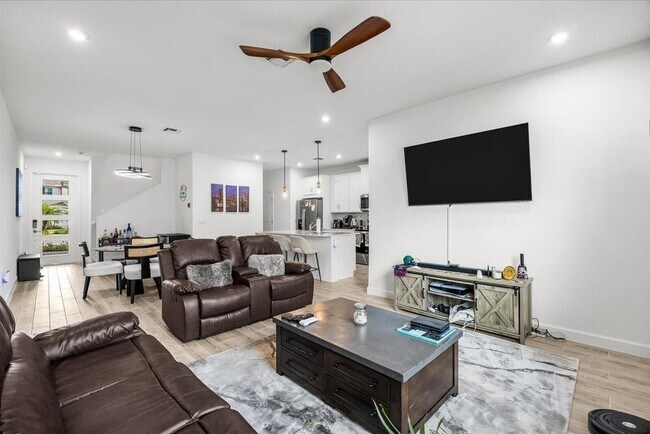 Photo - 14042 SW Thorens Dr