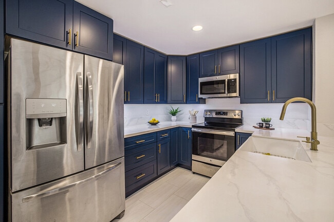 Building Photo - 5605 Friars Rd Unit 270