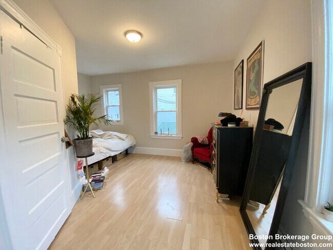 Photo - 3 Sudan St Unit 1