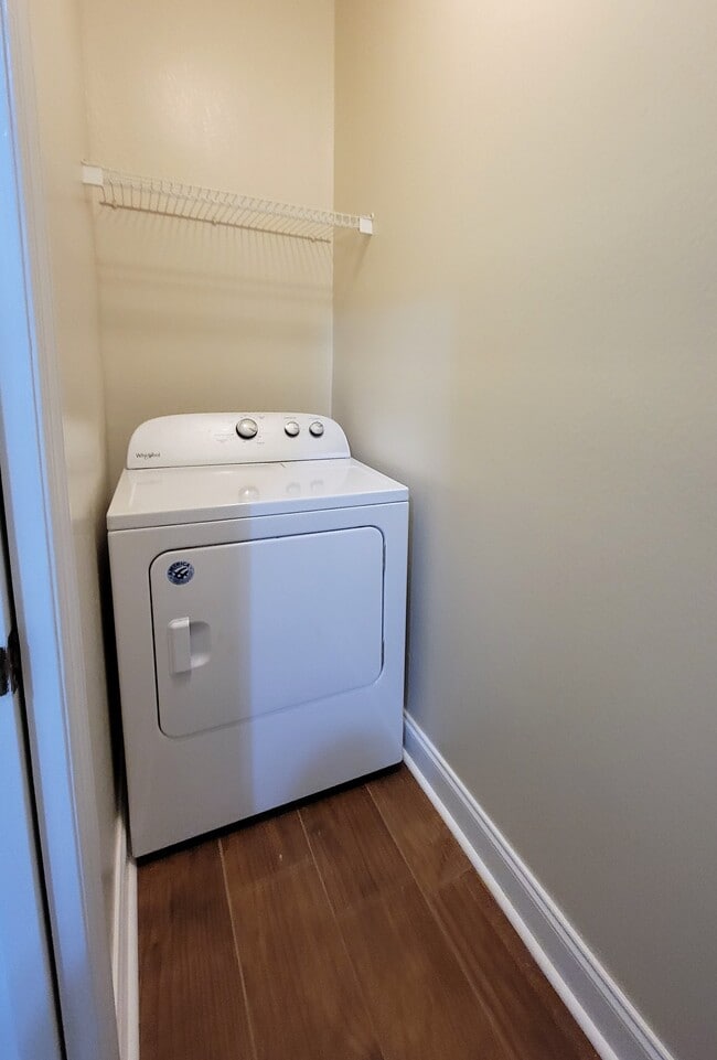 Photo - 2197 Delta Way