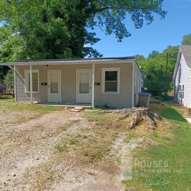 Building Photo - 120 Owens St