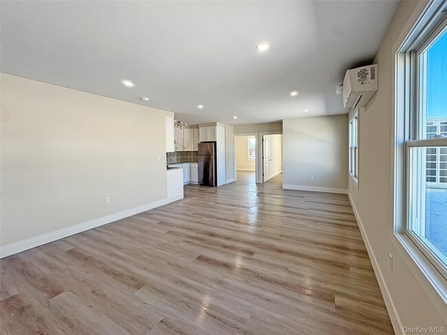 Photo - 110 Jericho Tpke Unit 2