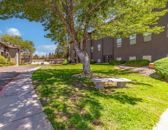 Candlelight Square Apartments For Rent in Albuquerque, NM