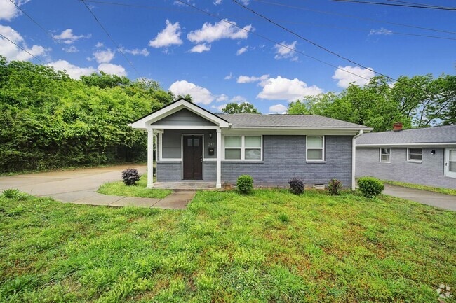 Building Photo - Beautiful Brick Home With Large Driveway