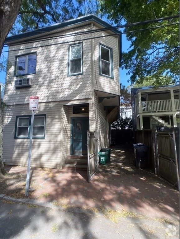 Building Photo - 154 Spring St Unit #1 Rental