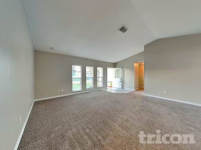 Photo - 823 Balsamwood Ln