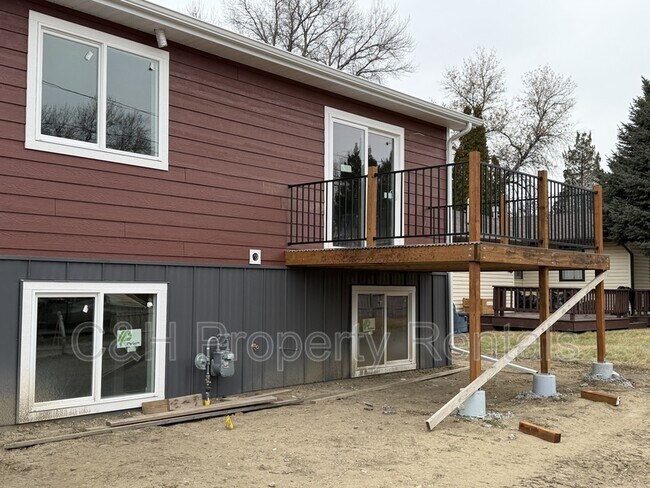 Photo - 1335 Lynn Ave