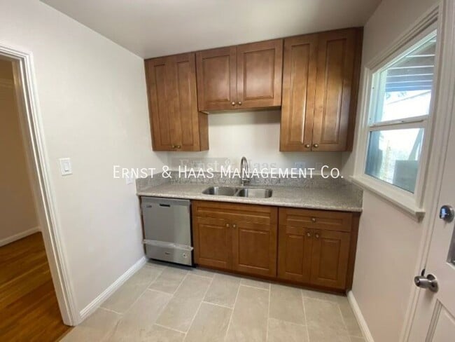 Photo - 5235 E The Toledo Unidad #C