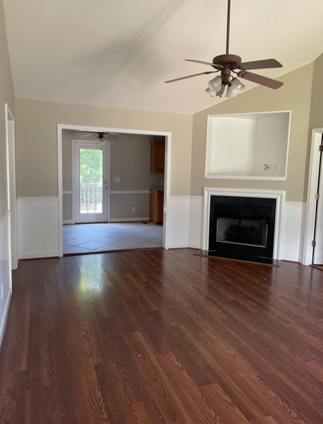 Photo - 1008 Corlew Ln