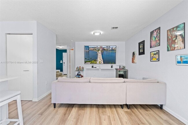 Photo - Franky home FL City